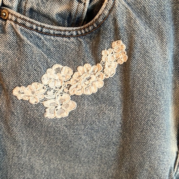 Vintage Calvin Klein Straight-Leg Denim with Lace Appliqué - Picture 3 of 6